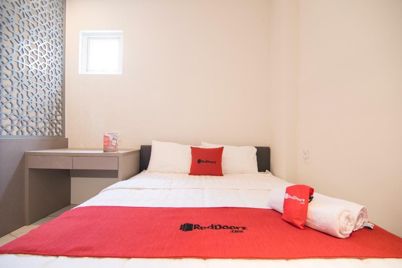 Отель Reddoorz Near Xo Viet Nghe Tinh Street Хошимин Экстерьер фото